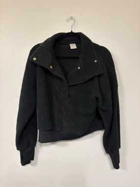 Black Fleece Pullover Jacket